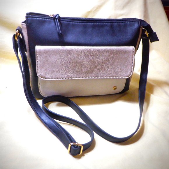 ~~~ BENTLEY LEATHER ~~~ Crossbody Handbag - Picture 1 of 1
